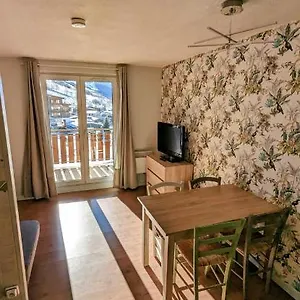 Au Pied Des Pistes Avec Panorama Sur Les Montagnes Appartement